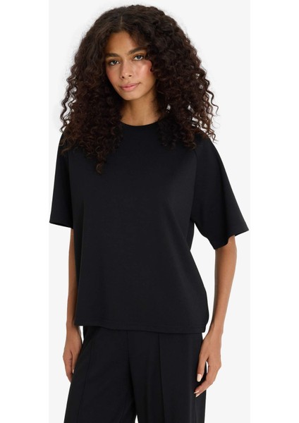 Relax Fit Bisiklet Yaka Yumuşak Dokulu Modal Kısa Kollu Tişört F1031AX25AU modelleri