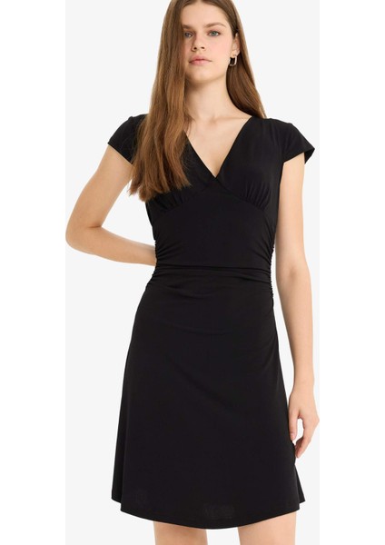 V Yaka Kısa Kollu Mini Elbise G0360AX25HS fırsatları