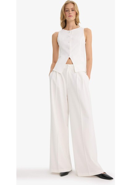 Slim Fit Dar Kesim Bisiklet Yaka Yelek E9946AX25AU fiyatları