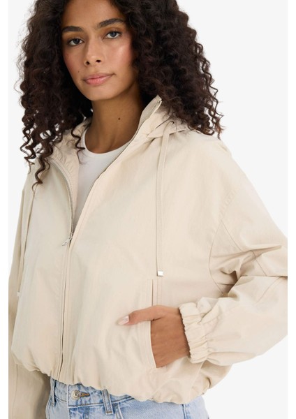 Su Geçirmez Regular Fit Kapüşonlu Fermuarlı Crop Mont fırsatları