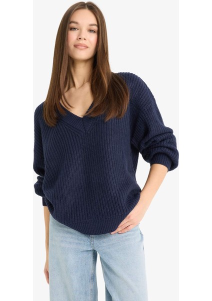 Oversize Geniş Kalıp V Yaka Triko Kazak