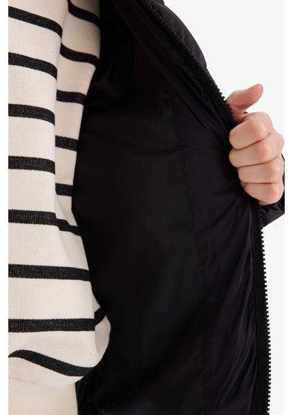 Kız Çocuk Su Geçirmez Kapüşonlu Fermuarlı Şişme Mont E5406A825AU