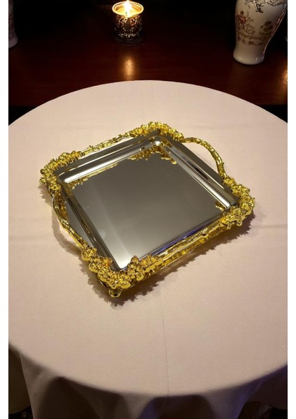 Gri Lüks Kulplu ve Ayaklı Sunum Tepsisi, Kahve Servisi Için Şık Tasarım