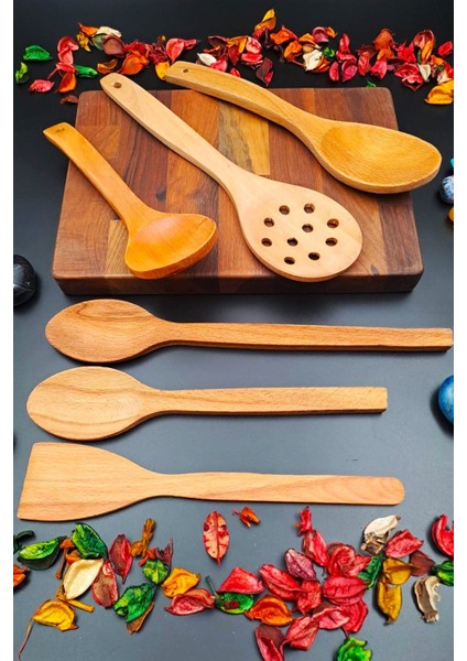 El Işçiliği 6'lı Ahşap Mutfak Seti, Kepçe, Kevgir, Kaşık, Spatula, Bej