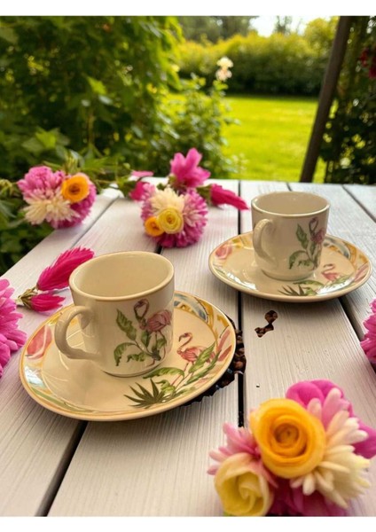 Iki Kişilik Beyaz Porselen Fincan Takımı, Şık ve Zarif Tasarım