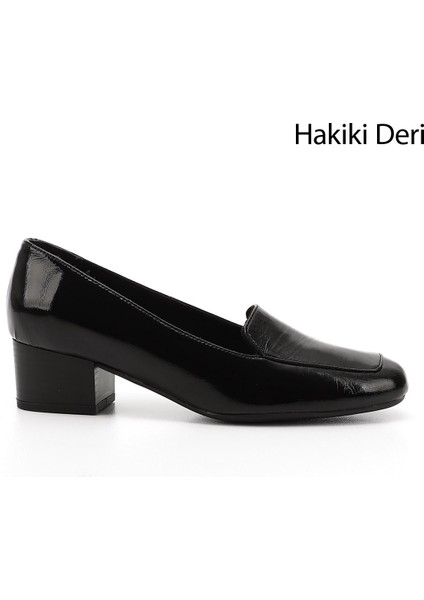 Kadın Siyah - Rugan Küt Burun Kısa Kalın Topuklu Hakiki Deri Ayakkabı