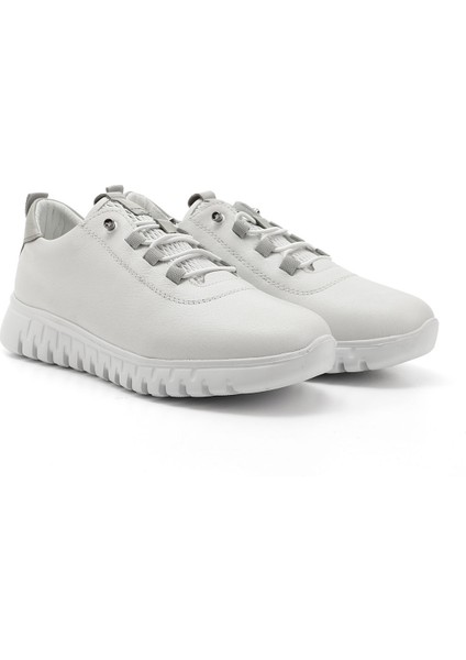 Kadın Beyaz Dolgu Taban Lastik Bağcıklı Hakiki Deri Sneaker modelleri