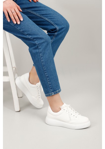 Kadın Beyaz Bağcıklı Dolgu Taban Comfort Sneaker fiyatları