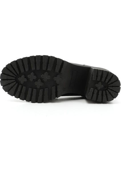 Kadın Siyah - Rugan Tokalı Orta Kalın Topuklu Hakiki Deri Ayakkabı indirimleri