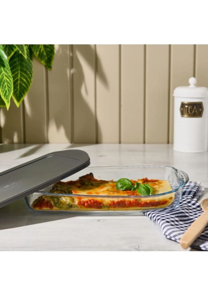 Gri Plastik Kapaklı Dikdörtgen Borcam 1950 Cc, Dayanıklı ve Şık Mutfak Malzemesi