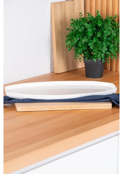 Şeffaf Oval Kayık Tabak, 40CM, Şık ve Dayanıklı, Evinize Zarafet Katın