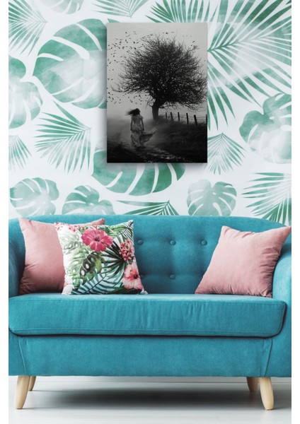 Siyah Beyaz Ağaca Yürüyen Kadın Kanvas Tablo, Renkli Dekorasyon Parçası indirimleri