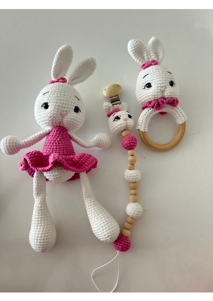 El Örgüsü Amigurumi Tavşan Seti – Pembe Elbiseli