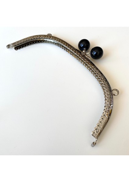 Oval Siyah Inci Boncuklu Işleme Baskılı Çanta ve Cüzdan Bursu - Klipsi Gümüş 20.5 cm BA-0106