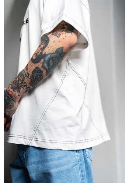 Erkek Beyaz Oversize Tişört Bol Kesim Nakışlı %100 Pamuk modelleri