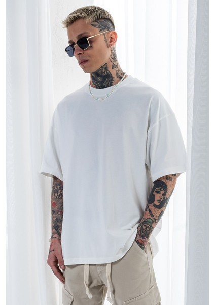Erkek Beyaz Oversize Tişört Arkası Baskılı Bol Kesim %100 Pamuk