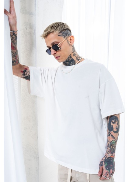 Erkek Beyaz Oversize Tişört Arkası Baskılı Bol Kesim %100 Pamuk fırsatları