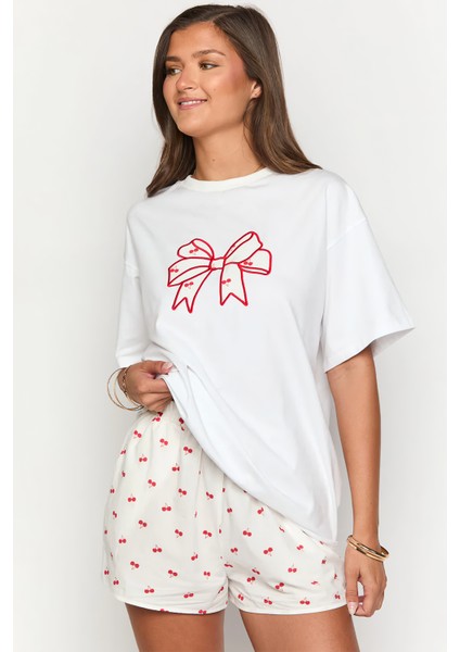 Trend Kadın Tişört - %100 Pamuk Fiyonk Kiraz Baskılı Oversize Beyaz fiyatları