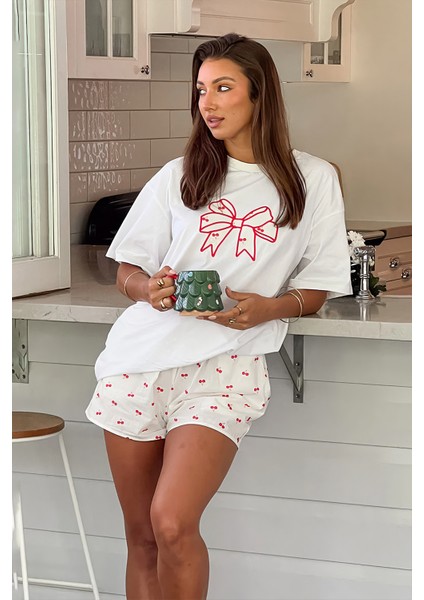Trend Kadın Tişört - %100 Pamuk Fiyonk Kiraz Baskılı Oversize Beyaz modelleri