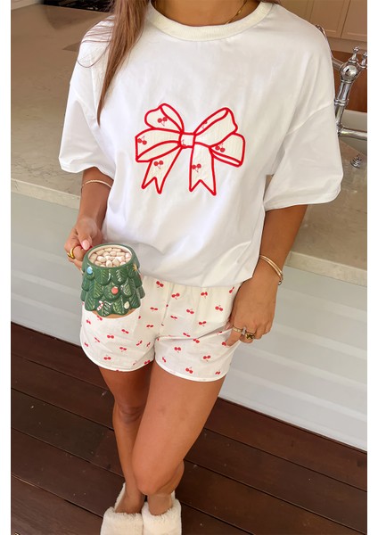 Trend Kadın Tişört - %100 Pamuk Fiyonk Kiraz Baskılı Oversize Beyaz fırsatları