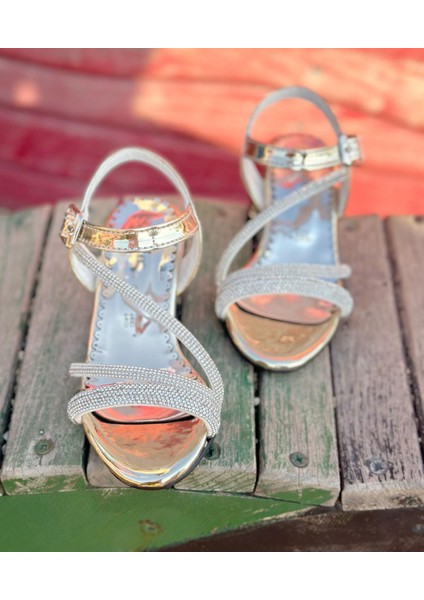 Taşlı Çocuk Topuklu Ayakkabı fiyatları