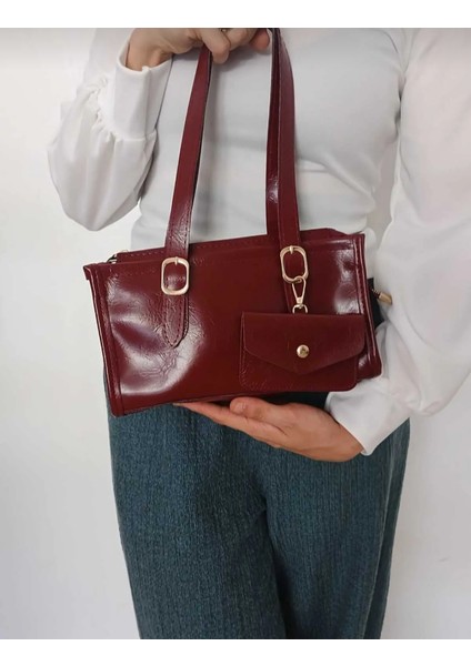 Charmlı Kırışık Görünümlü Suni Deri Omuz Çantası modelleri