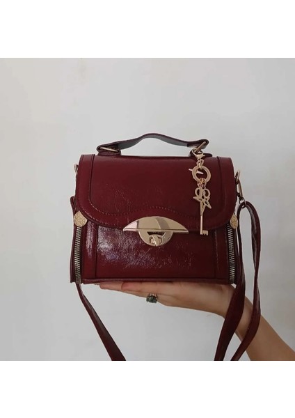 Valiz Model Charmlı Suni Deri Omuz Çantası fiyatları