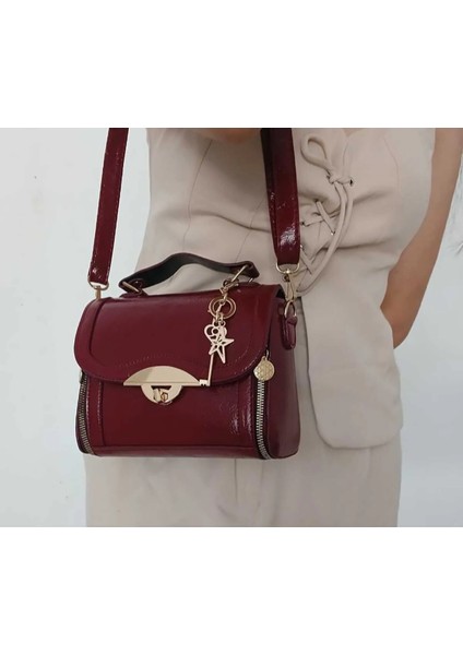 Valiz Model Charmlı Suni Deri Omuz Çantası modelleri