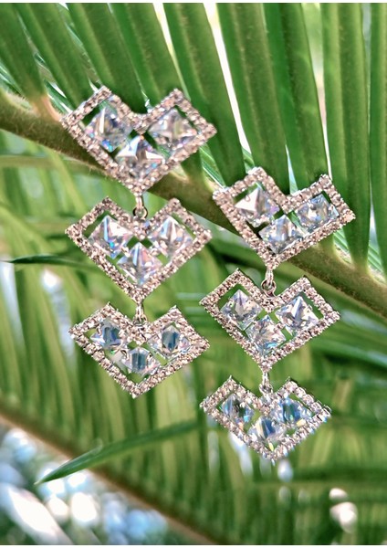 Gümüş Renk Zirkon Taşlı Lüks Abiye Küpe