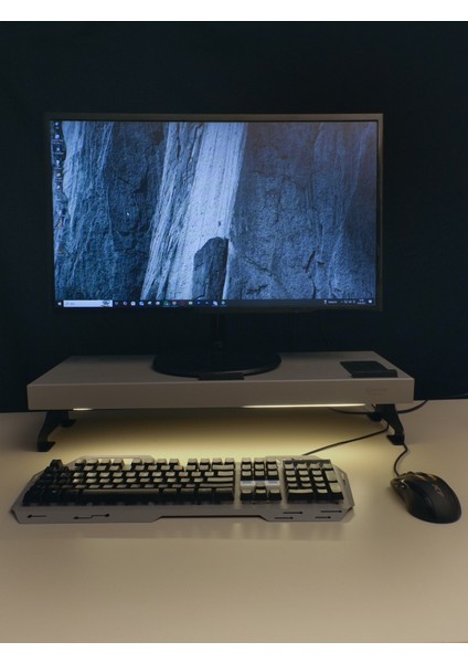 Çok Fonksiyonlu Laptop & Monitör Standı – Kablosuz Şarj, USB 3.0, Fan, Hoparlör, Gün Işığı, fiyatları