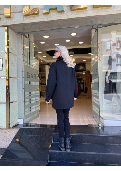 Cep Detaylı Kısa Kaşe Kaban