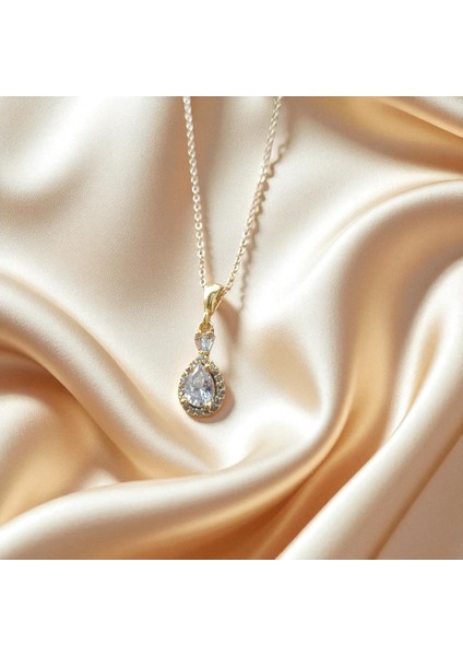 Altın Renkli Damla Taşlı Çelik Kadın Kolye – Zarif ve Işıltılı Tasarım fiyatları