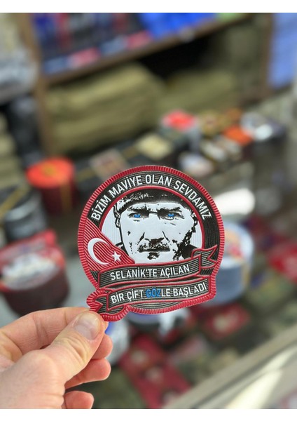 Maviye Olan Sevda Atatürk Işlemeli Patch 3 Boyutlu Lazer Kesim Arkası Cırtlı