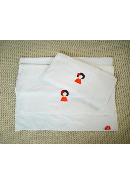 Kadın Erkek Logo Nakış Işlemeli Otel Havlu Seti 2 Adet Banyo Havlusu 70X140 2 Adet El Havlusu 50X90