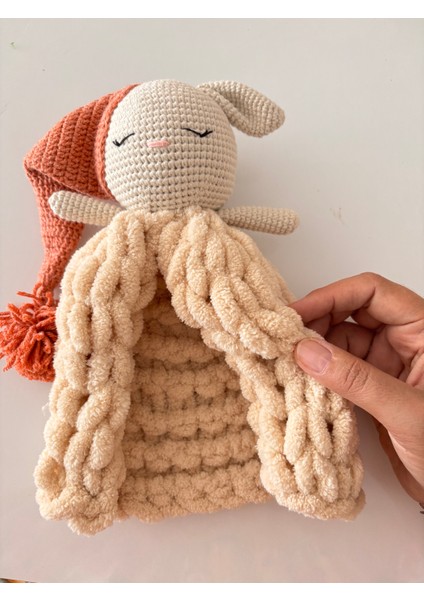 Amigurumi Tavşan Uyku Arkadaşı – El Yapımı, Yumuşak Peluş Battaniye Oyuncak modelleri