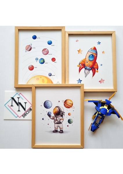 Pembe Uzay Temalı 3'lü Çocuk Oda Tablo Seti, Ahşap Çerçeveli, Gezegenler ve Astronotlar fiyatları