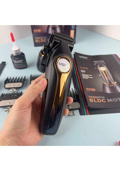 Vgr V-010 Profesyonel Saç Kesme Makinesi - Güçlü ve Hassas Kesim Deneyimi ( Gold )