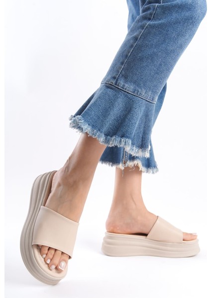 Lıana Düz Topuklu Kalın ve Ortopedik Taban Kadın Terlik Kt Krem fırsatları