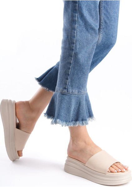 Lıana Düz Topuklu Kalın ve Ortopedik Taban Kadın Terlik Kt Krem indirimleri