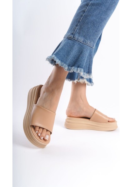 Lıana Düz Topuklu Kalın ve Ortopedik Taban Kadın Terlik Tt Ten fırsatları