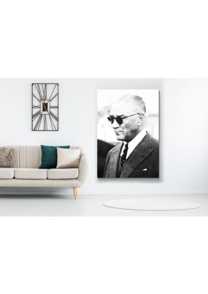 Siyah Kanvas Tablo, Atatürk Resmi, Şık ve Modern Dekorasyon Parçası modelleri