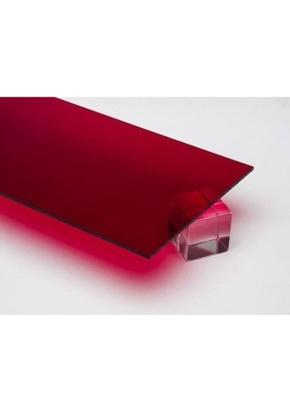 Şeffaf Kırmızı Pleksi Levha, 2.8-3mm, Yüksek Kalite, Dayanıklı ve Güzel Görünümlü