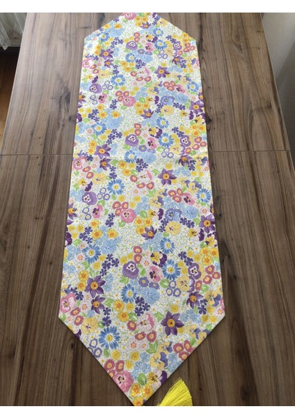 Bahar Çiçekleri Desenli Runner fiyatları