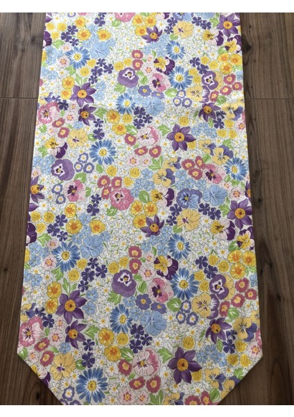Bahar Çiçekleri Desenli Runner modelleri
