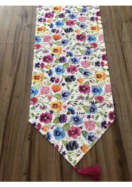 Renkli Menekşeler Desenli Runner modelleri