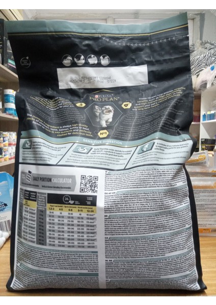 Hassas Deriye Sahip Küçük ve Mini Irk Köpek Kuru Mama Somonlu 3 kg ( 1 ADET REFLEX PLUS KÖPEK YAŞ MAMA HEDİYE) fiyatları
