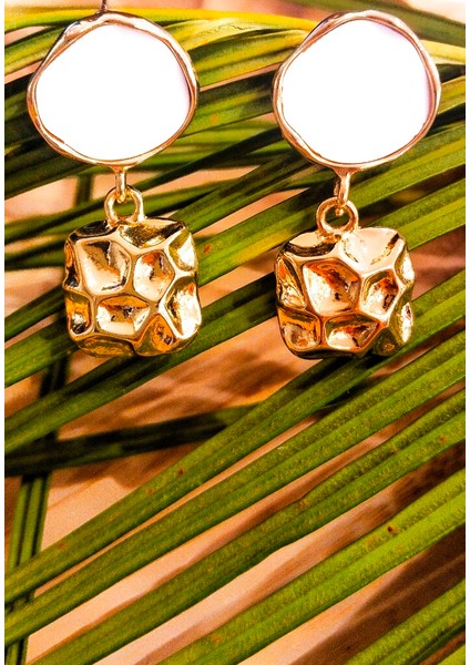 Lüks Figürlü Gösterişli Sallantılı Gold Küpe