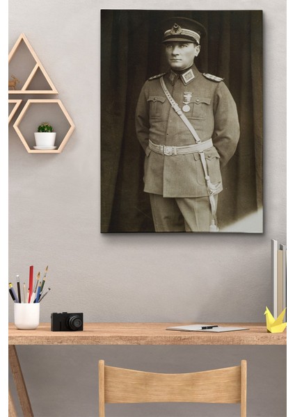 Beyaz Atatürk Kanvas Tablo, Dekoratif ve Şık Bir Sanat Eseri fiyatları