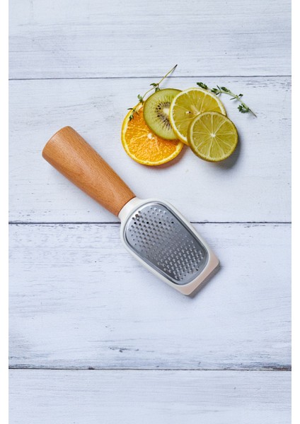 Kahverengi Doğal Rende, Pratik ve Dayanıklı Mutfak Aleti