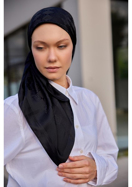Siyah Dama Desenli Eşarp
